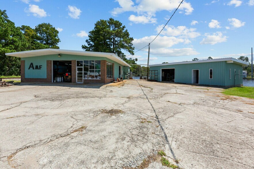 More Photos Of 1054 E Main St, Washington General Retail For Sale