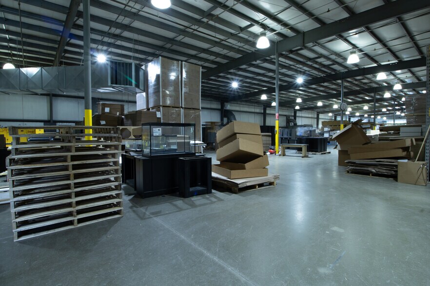 More Photos Of 507 Demoss Ave, Arcadia Industrial For Sale