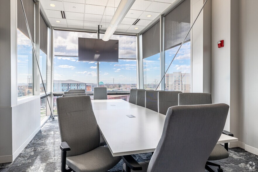 Primary Photo Of 5550 Wild Rose Ln, West Des Moines Coworking Space