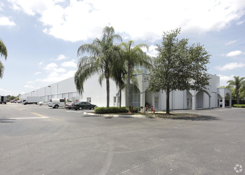 More Photos Of 20861 Johnson St, Pembroke Pines Distribution For Sale