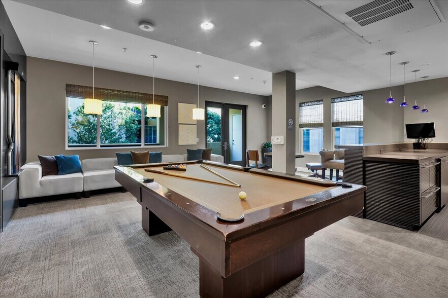 More Photos Of 300 E 4th St, Long Beach Apartments For Sale