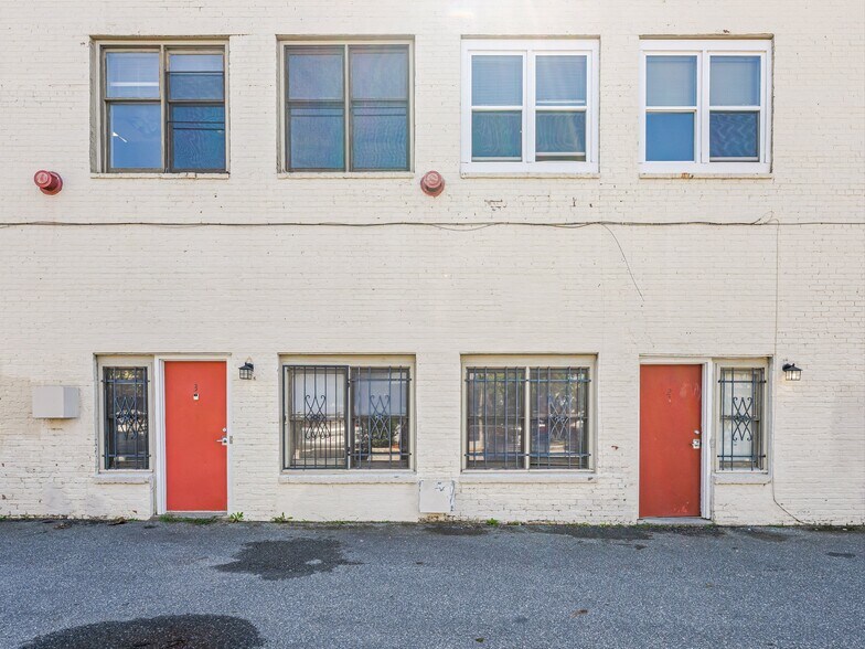 More Photos Of 58 Broadway St, Asheville Storefront Retail Residential For Sale