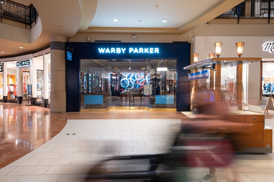 More Photos Of 101 Jordan Creek Pkwy, West Des Moines Unknown For Lease