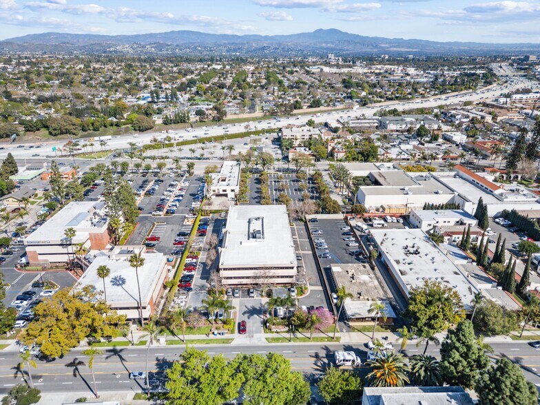 More Photos Of 2107 N Broadway, Santa Ana Loft Creative Space For Sale