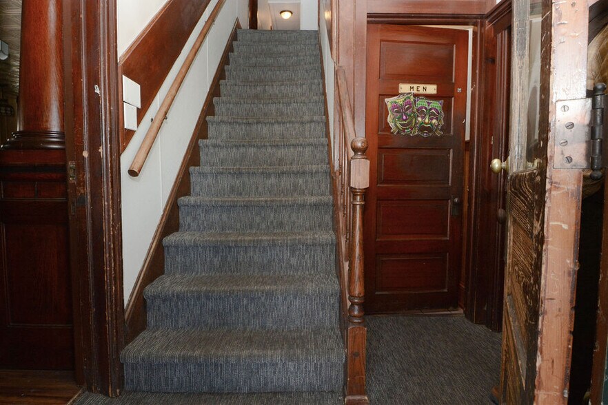 More Photos Of 101 S Main St, Richlandtown Restaurant For Sale