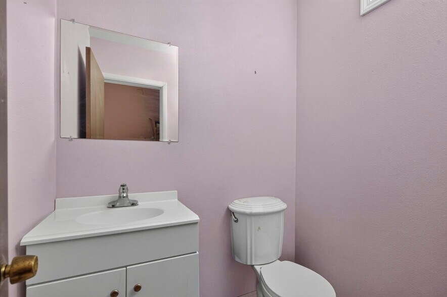 More Photos Of 1950 S Glenstone Ave, Springfield Storefront For Sale
