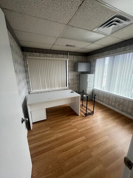 More Photos Of 167 Belle Forest Cir, Nashville Office For Lease