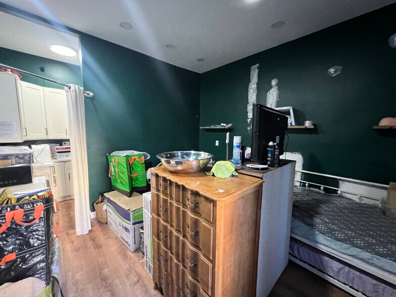 More Photos Of 4071 S Main St, Los Angeles Storefront Retail Residential For Sale