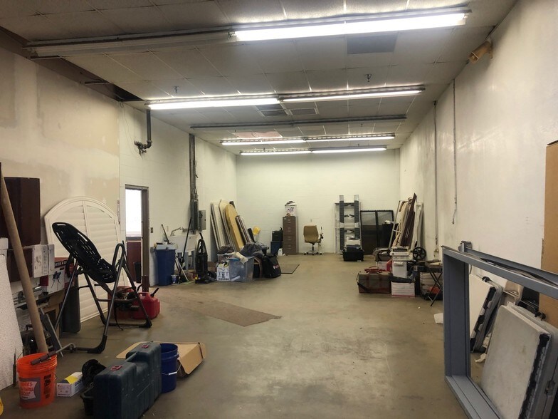 More Photos Of 5748 E Shields Ave, Fresno Warehouse For Lease