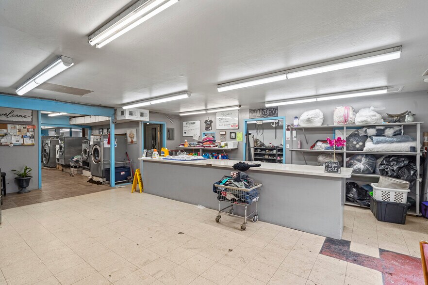 More Photos Of 120 S Hussey Ave, Cave Junction Specialty For Sale