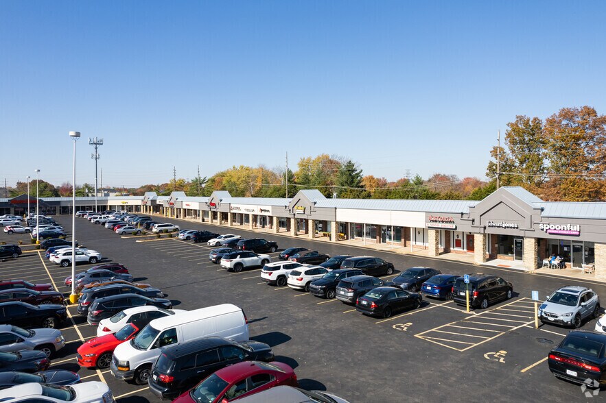 More Photos Of 12915-13029 Olive Blvd, Creve Coeur General Retail For Lease