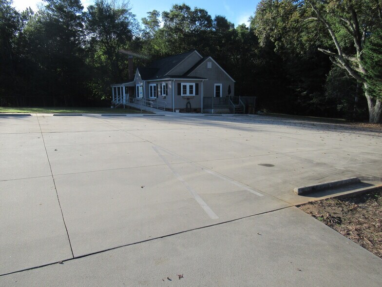 More Photos Of 1704 Gastonia Hwy, Lincolnton Office For Lease