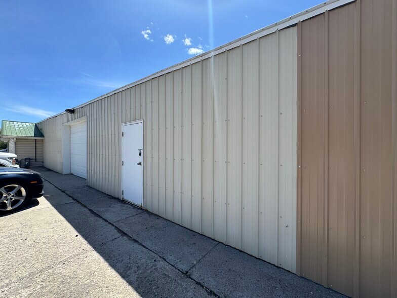 More Photos Of 530 N Broadway Ave, Riverton Mixed Retail For Sale