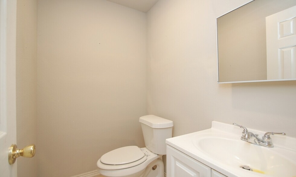 More Photos Of 1318 Avenue A, South Houston Apartments For Sale