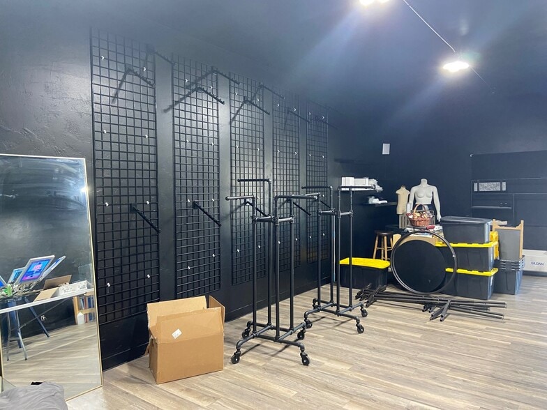 More Photos Of 313 E Calumet St, Appleton Freestanding For Lease