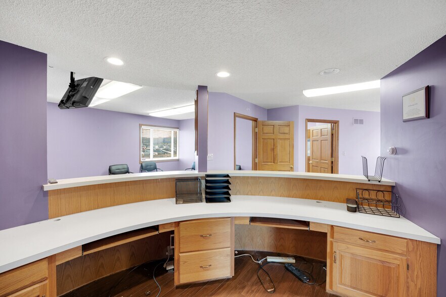 More Photos Of 804 Winchester Dr, Sedalia Medical For Sale