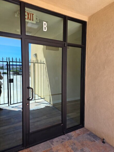More Photos Of 465 E Palmdale Blvd, Palmdale Loft Creative Space For Lease