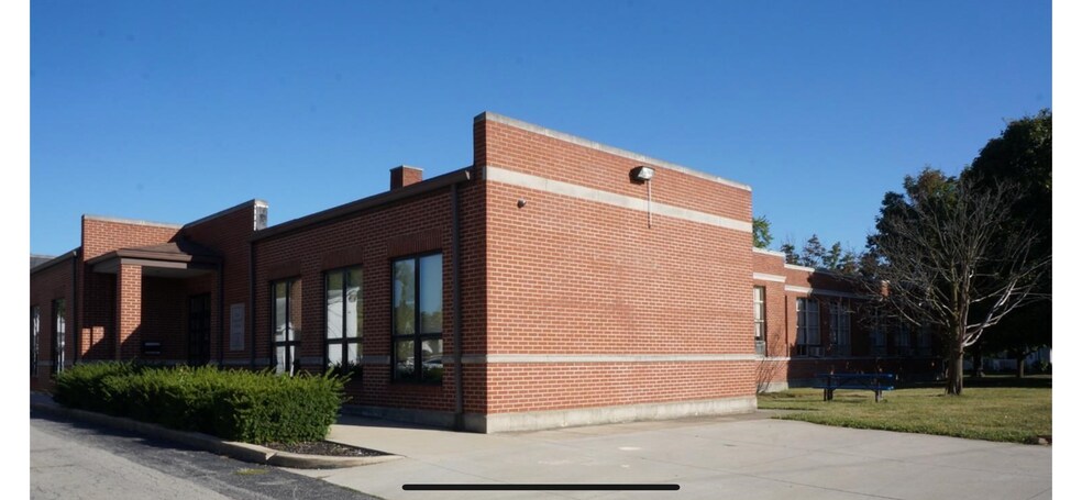 More Photos Of 719 S Fayette St, Washington Court House Flex For Sale