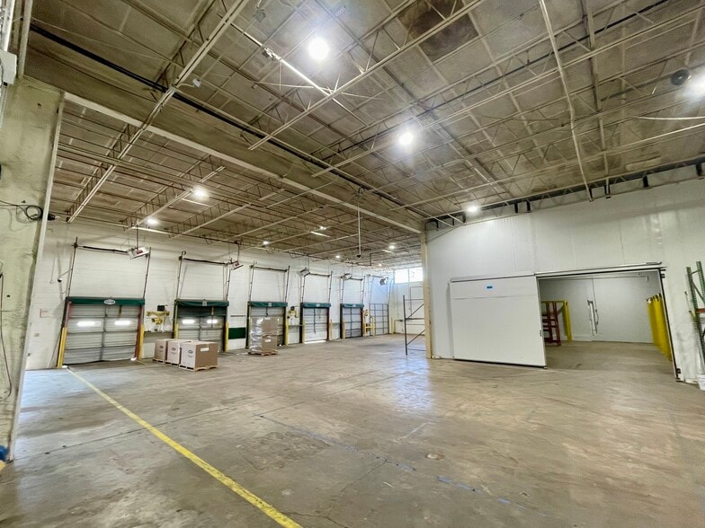 More Photos Of 211 Industrial Ave, Greensboro Warehouse For Lease
