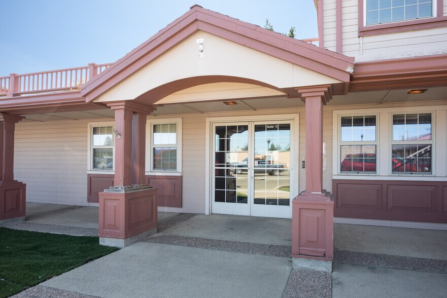 More Photos Of 1227 Bridge St, Yuba City Office For Sale