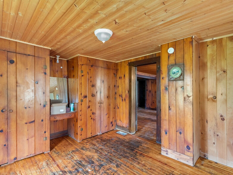 More Photos Of 505 E Main St, Burnsville Apartments For Sale