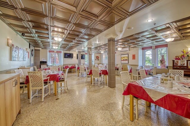 More Photos Of 550 Boul Marie-Victorin, Boucherville Congregate Senior Housing For Sale