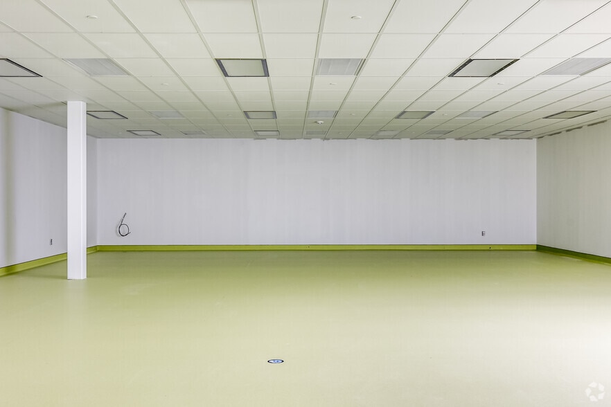 More Photos Of 4931 Executive Ct S, Frederick Unknown For Lease