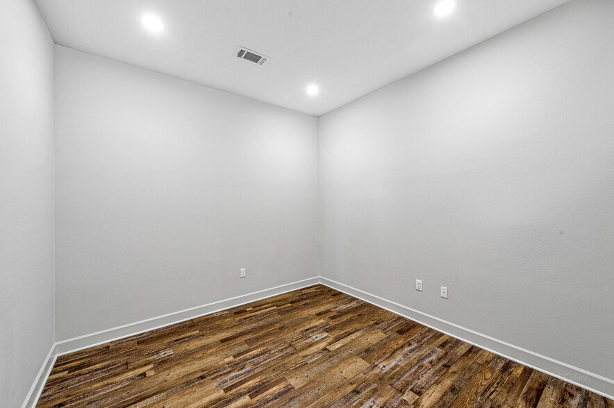 More Photos Of 2031 N Mason Rd, Katy Medical For Lease