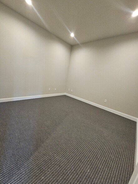 More Photos Of 2601 Little Elm Pky, Little Elm Office For Sale