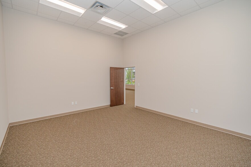 More Photos Of 1620 NW 215th St, Miami Gardens Unknown For Lease