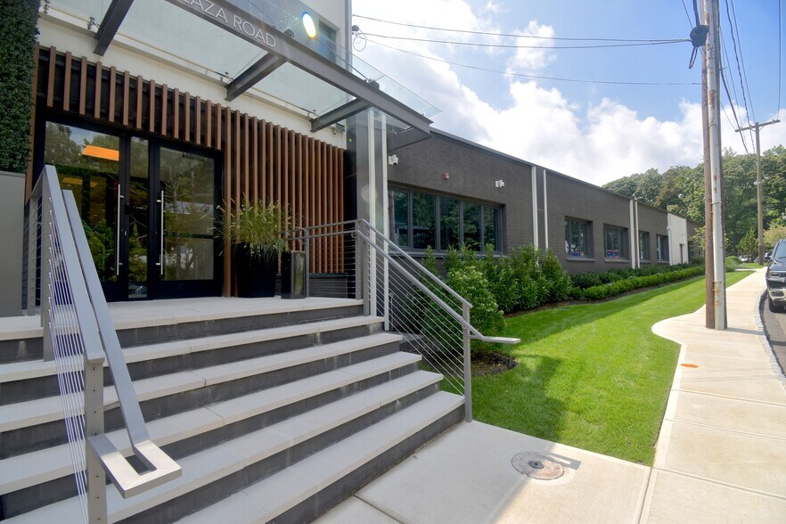 More Photos Of 1 Plaza Rd, Greenvale Loft Creative Space For Lease