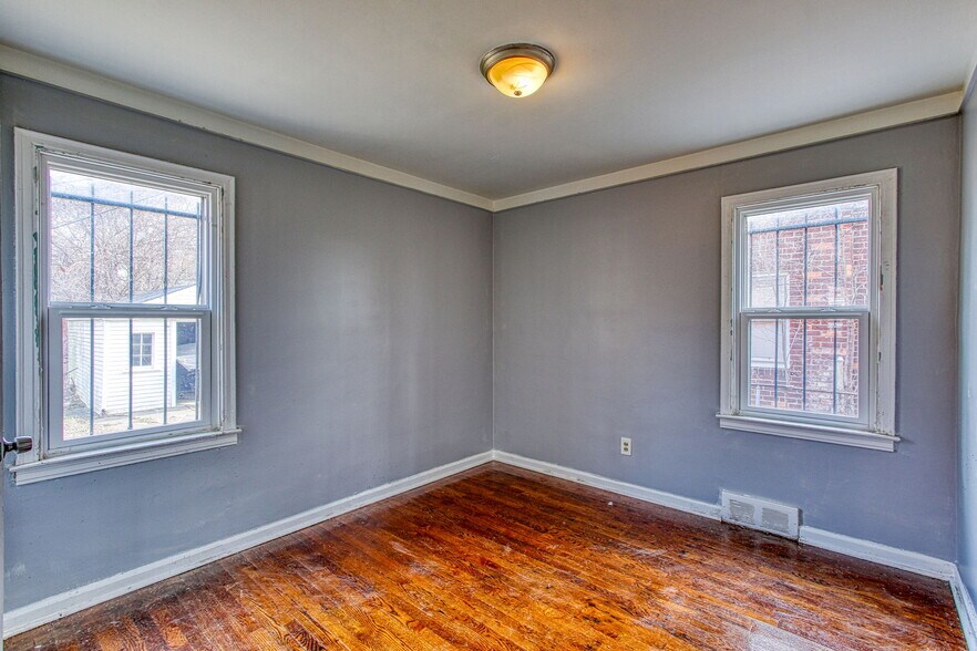 More Photos Of 12014 Duchess St, Detroit Flex For Sale