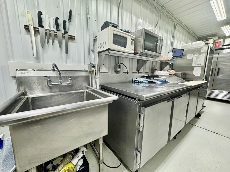 More Photos Of 125 Cypress Rd, Buchanan Restaurant For Sale