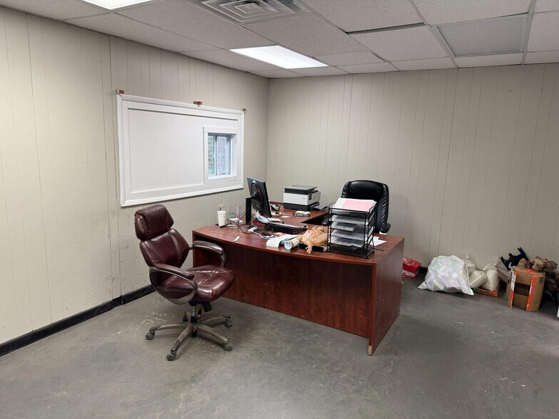 More Photos Of 2 17th St W, Birmingham Warehouse For Sale