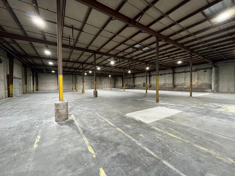 More Photos Of 3600 Elm Ave, Portsmouth Warehouse For Lease