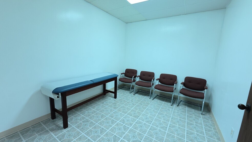 More Photos Of 926 14th St N, Texas City Medical For Sale