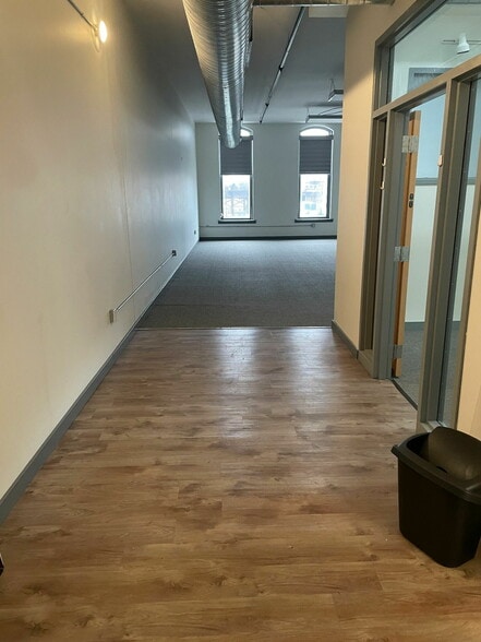 More Photos Of 904-908 S 4th St, Saint Louis Office For Lease