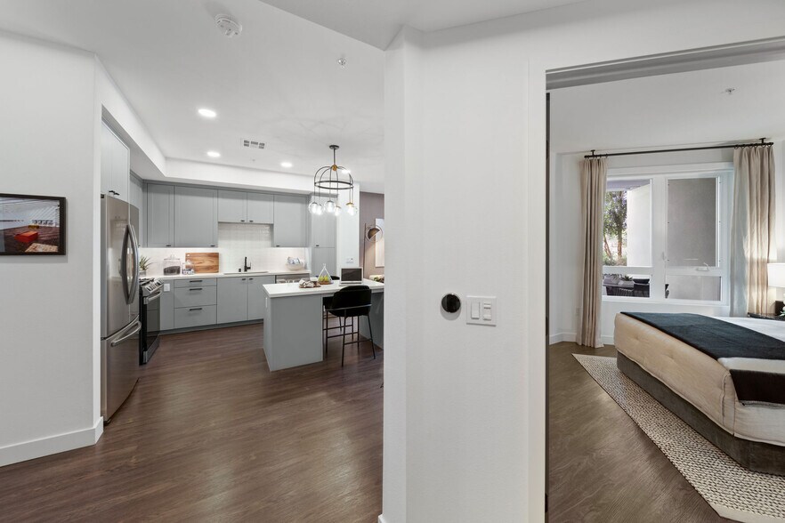 More Photos Of 585 Anton Blvd, Costa Mesa Apartments For Lease