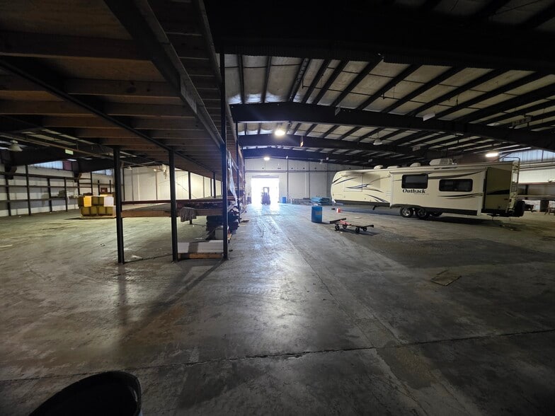 More Photos Of 7300 Westbank Expy, Marrero Distribution For Sale