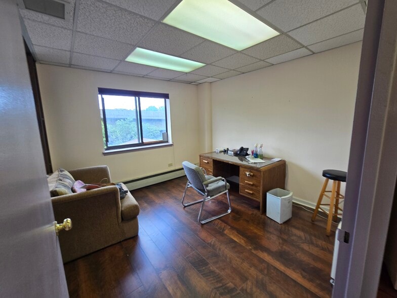 More Photos Of 92-29 Queens Blvd, Rego Park Apartments For Sale