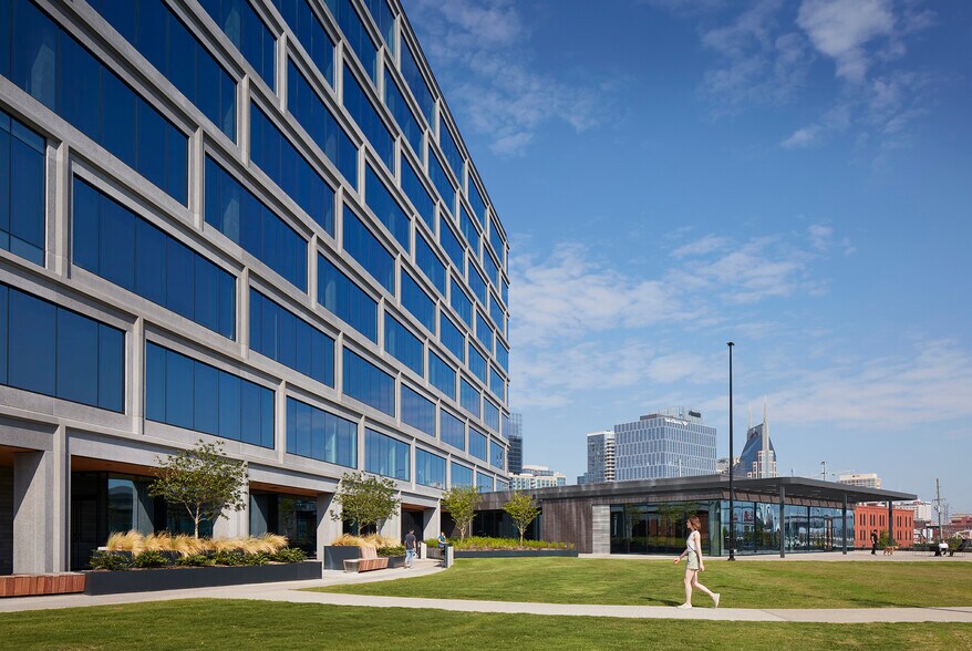 More Photos Of 10 Lea Ave, Nashville Office For Lease