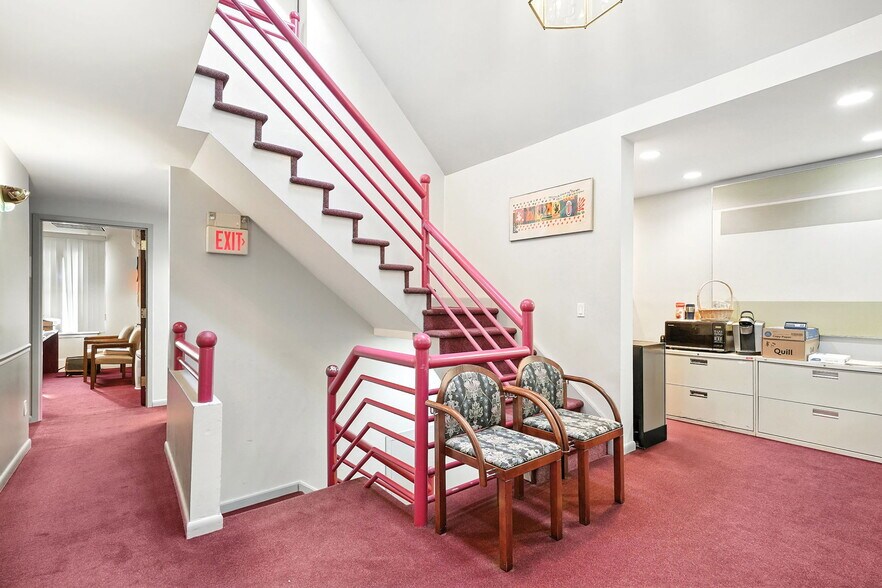 More Photos Of 158 Grand St, White Plains Office For Sale