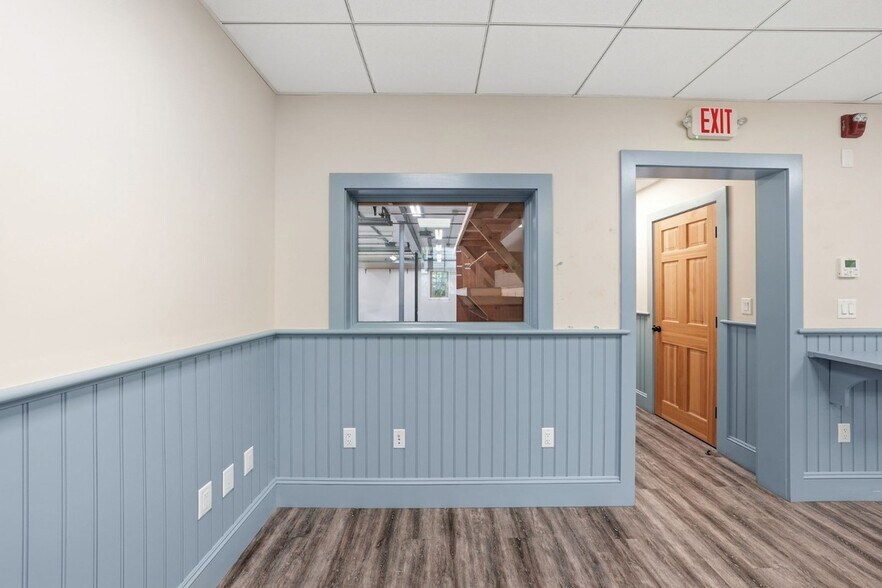 More Photos Of 148 Katama Rd, Edgartown Flex For Sale