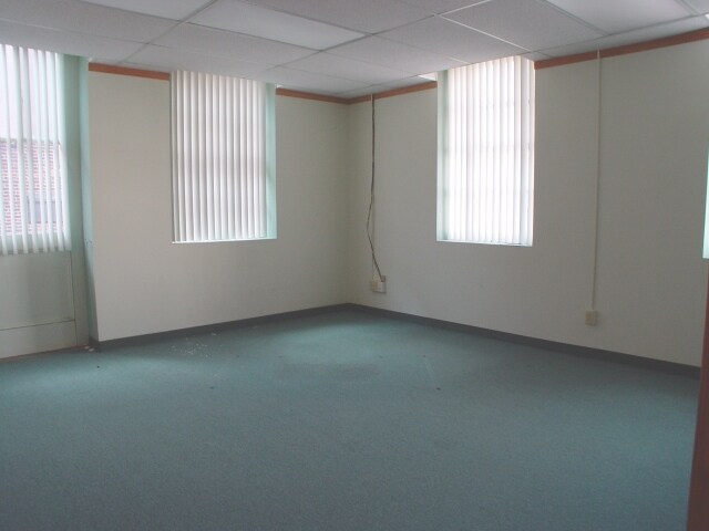 More Photos Of 392 Acushnet Ave, New Bedford Office For Sale