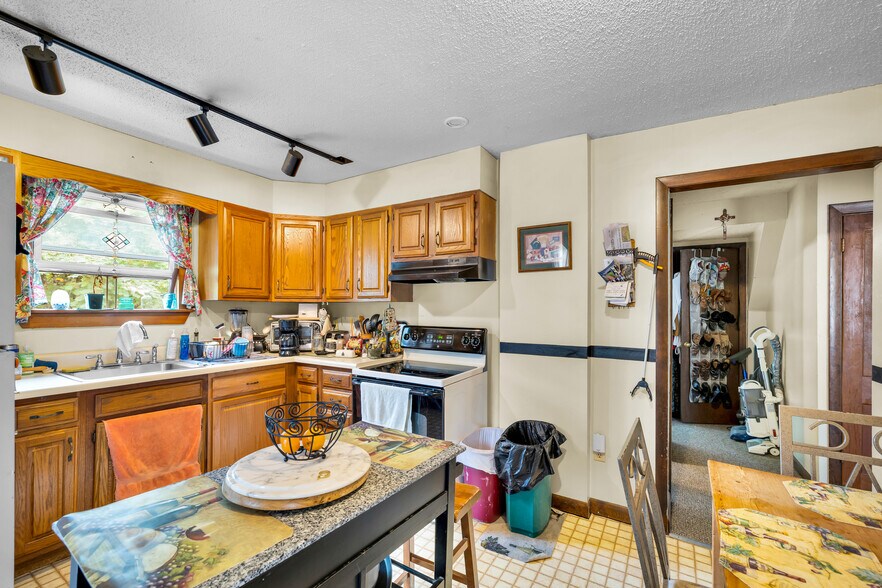 More Photos Of 678 Colonel Ledyard Hwy, Ledyard Storefront Retail Residential For Sale