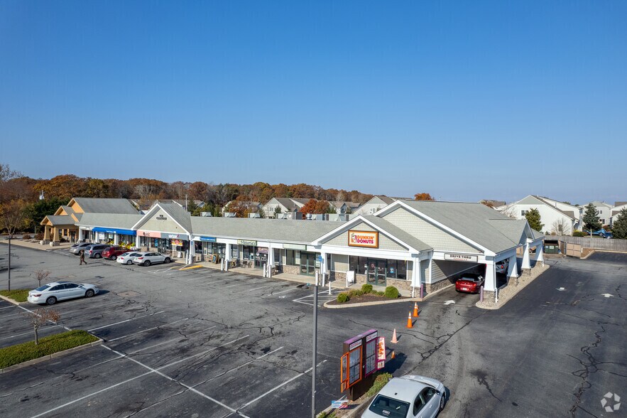 Primary Photo Of 224 Post Rd, Westerly General Retail For Lease