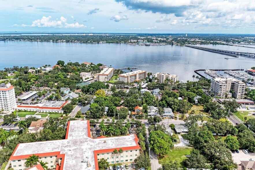 More Photos Of 1533 1st Avenue Dr W, Bradenton Multifamily For Sale