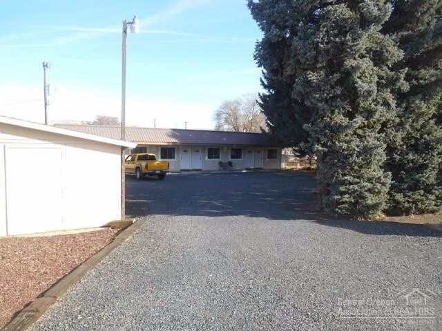 More Photos Of 616 Mill St, Maupin Hotel For Sale