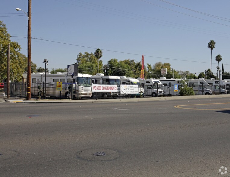 More Photos Of 1301 El Camino Ave, Sacramento Freestanding For Lease