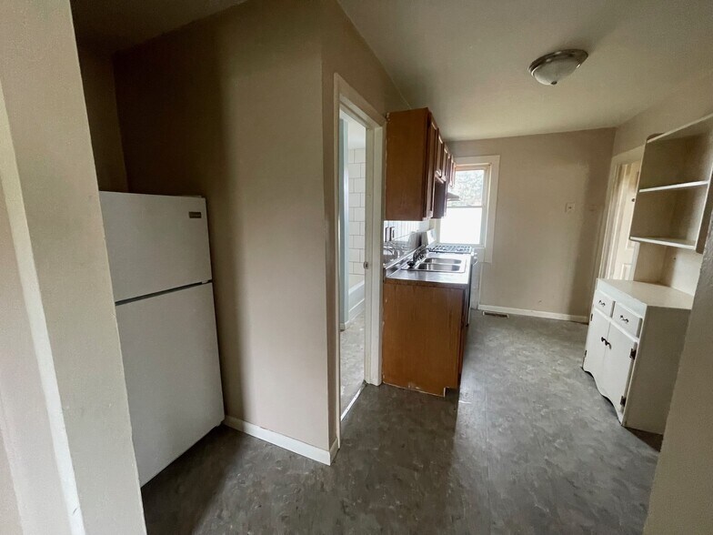 More Photos Of 5 N Eagle St, New Buffalo Apartments For Sale